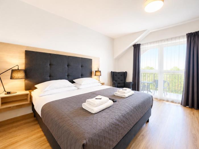 ROYAL Villa RESORT & SPA - Jacuzzi, Sauny, MELEX na plażę, Masaże, Apartamenty z kuchnią, Widok na Zalew Wiślany