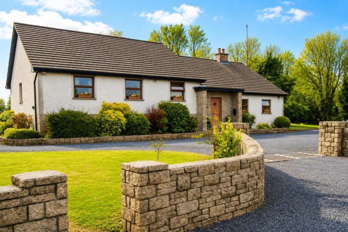 Charming Loft Retreat Perfect Craughwell Getaway