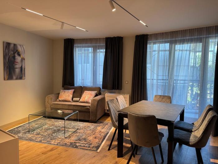 Luxury brand new apt MD 2 in top city center