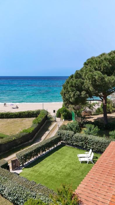 Villa Giulia seafront