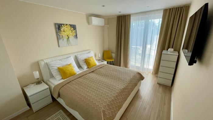 Modern & Sunny City Center Apartment, free parking