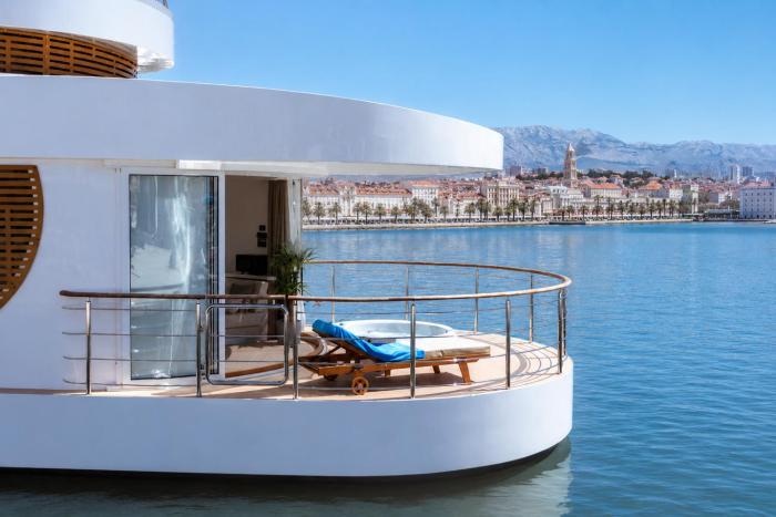 Luxury Floating Apartment - Amor