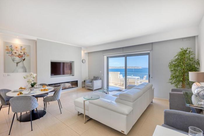 Beachfront Apt with Pool Access