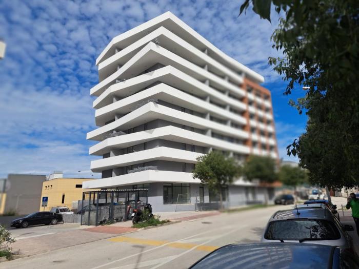 Mall of Split Studio with garage