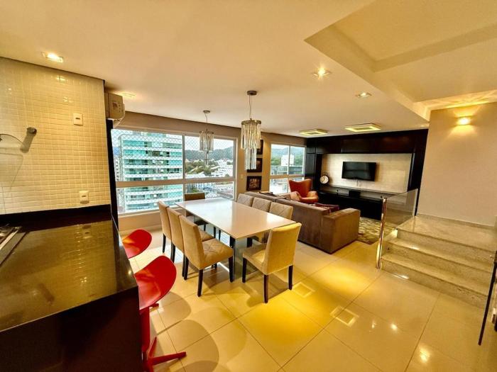Cobertura duplex com piscina privada, 3 suítes e 3 vagas garagem 196m2