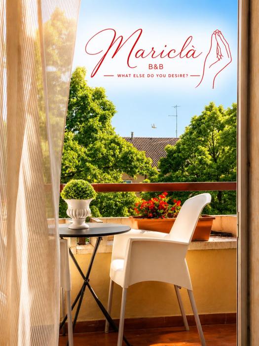 Mariclà Boutique Rooms with Balcony & Free Parking