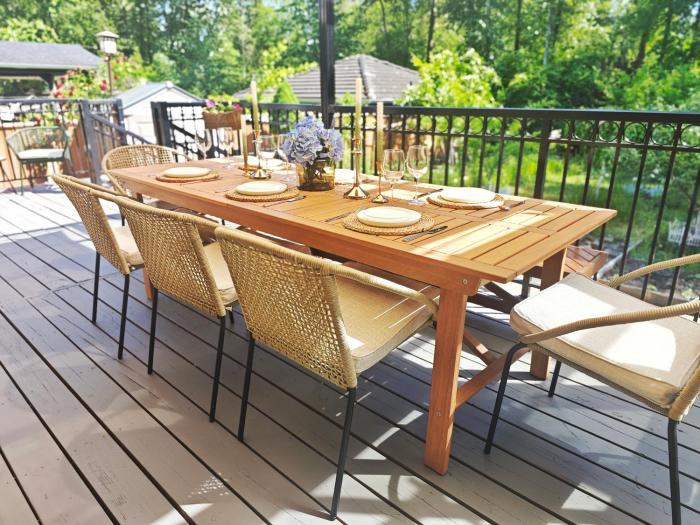 Stylish 5BR Entire House Near Vancouver Sleeps 8, Free Parking