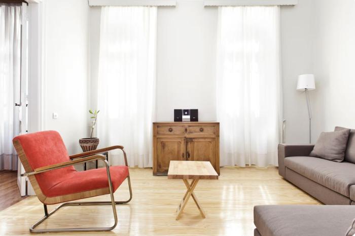 Spacious 2-Bedroom Neoclassical Apartment Near Acropolis with Private Courtyard