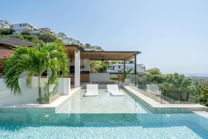 Friendly Villa - Hillside Infinity Pool Retreat with Premium Facilities