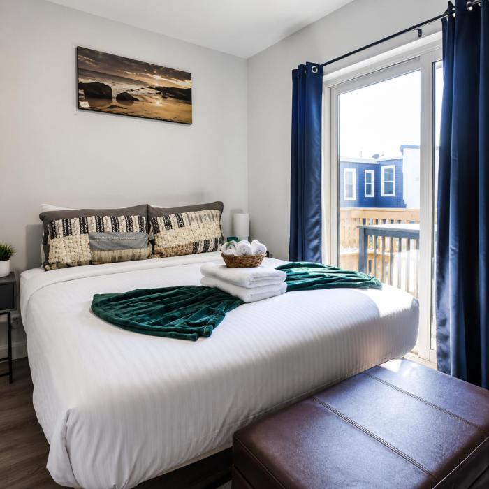 2BR Home Near Temple Balcony WiFi Fits 6