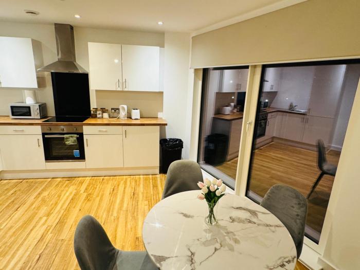 Water Front Luxury Suites With Gym & Cinema, Manchester
