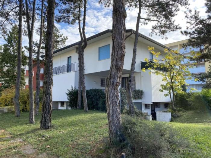 Holiday home with garden close to the beach