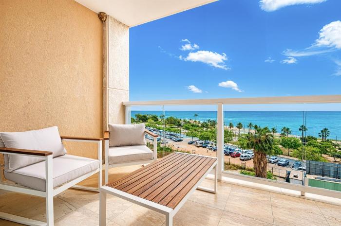 Bright Seaside Apartments with Terrace