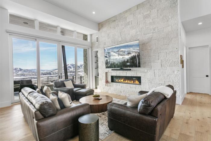 Luxury Deer Valley East Village Home Hot Tub 6BR home