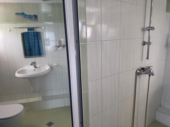 Gladston 1BR