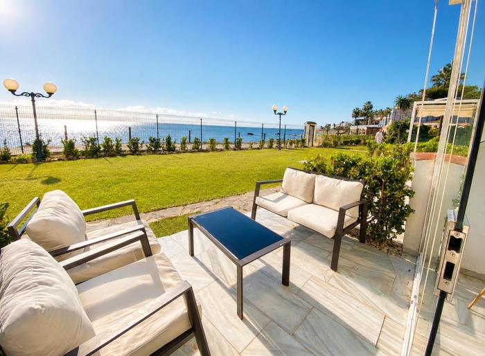 Aguamarina IV Frontline Beach, Direct Sea Views