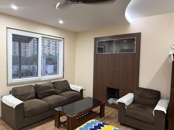 Rooftop Retreat- Peaceful & Luxurious Homestay BnB