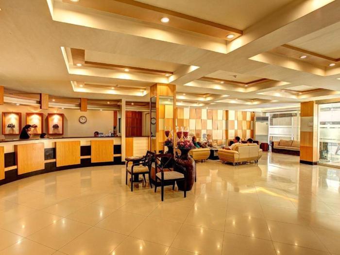 Grand Astoria Hotel