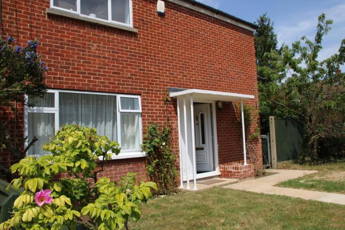 Lilac Bicester-Oxford quiet 3 bedroom house with private parking