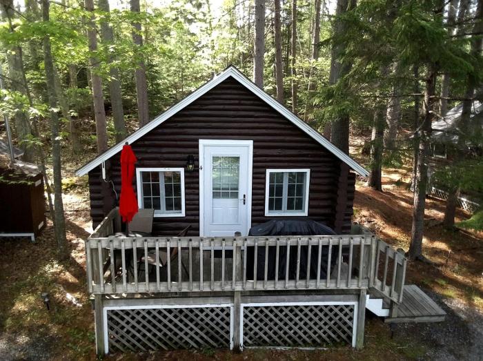 Private Cottage for Romantic Vacations near West Penobscot Bay, Maine