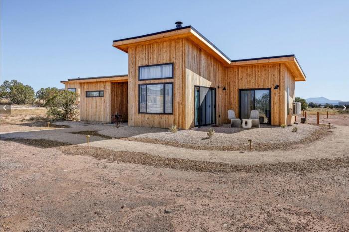 Modern Desert Casita with Stargazing & Red Butte Views near Grand Canyon, Arizona