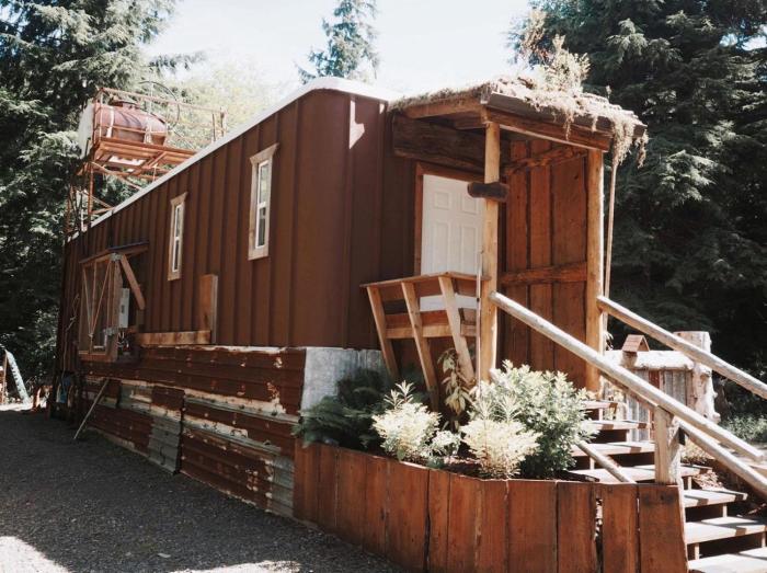 Eco Friendly Safari Tent with a Creek View in Forks, Washington, near the Hoh Rainforest