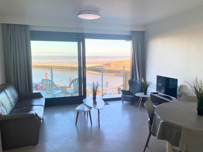 Studio in Nieuwpoort with Sea View Terrace