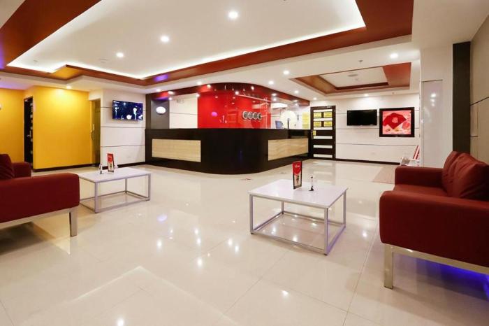 Hotel Sogo LRT Monumento Stn