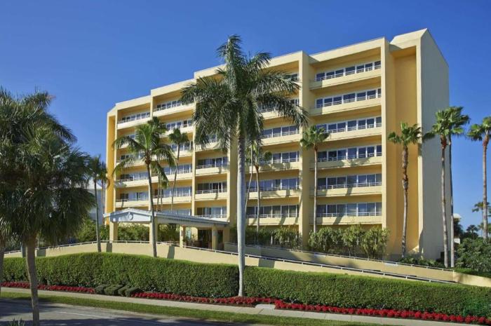 Edgewater Beach Hotel