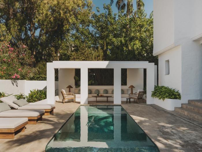 Casa Doora 1960s villa with pool and beach