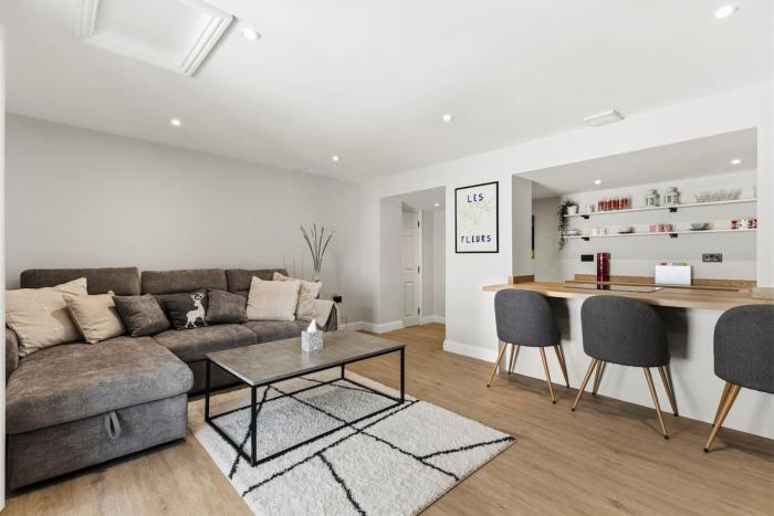Chic City Apartment