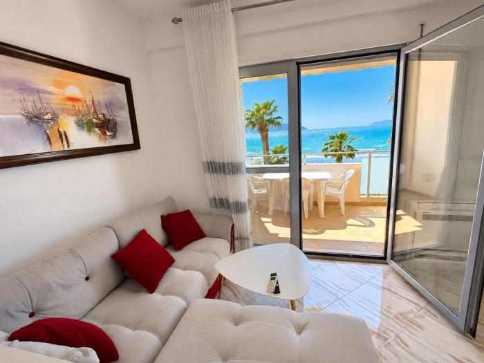 Aloha Mare Apartments
