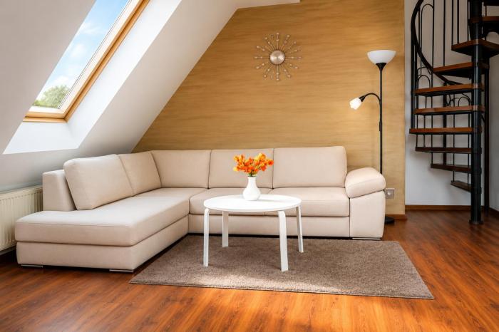 Dwupoziomowy apartament z garażem i ochroną, obok przystanku, zielony i spokojny dla rodzin
