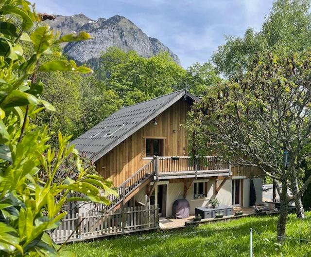 Superbe T3 neuf en bord de rivière près dAnnecy