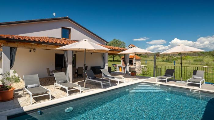 Modern villa Bibali Istra with pool in Buje