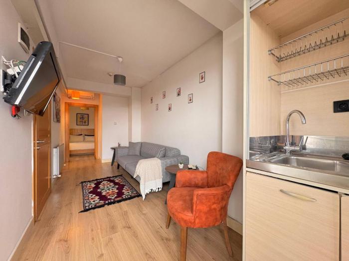 Taksim Square-1BR Rooftop Suite 07