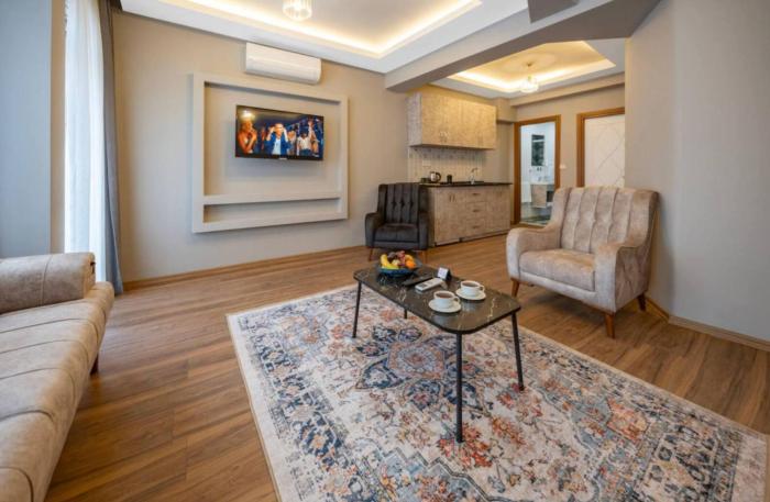 Taksim Square - 1BR Deluxe Suite 101