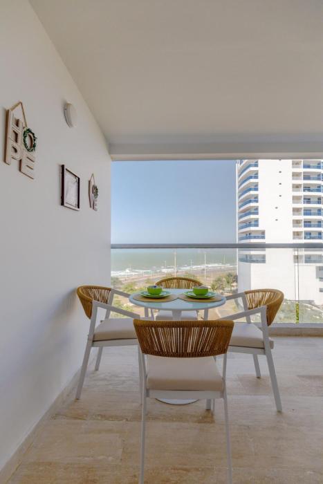 Beautiful apartment in front of the sea