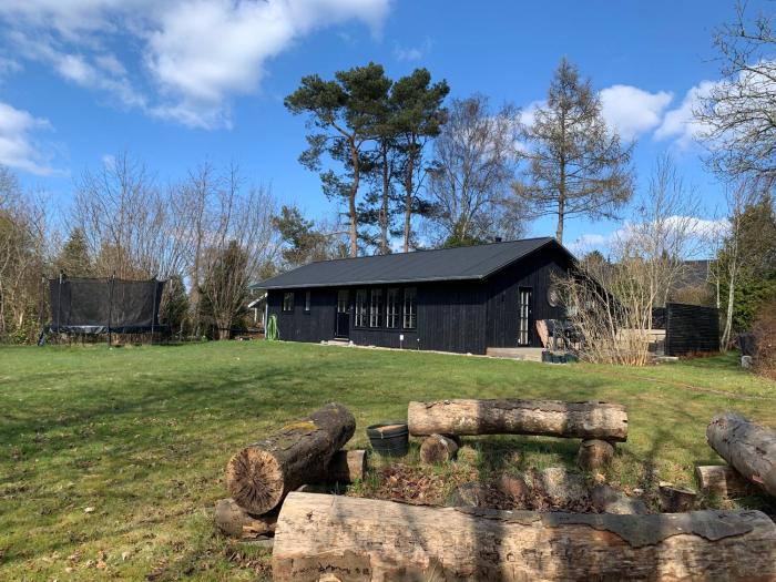 Charming Holiday Home At Sought-After Tisvilde