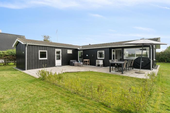 Lovely Summer House In Øster Hurup