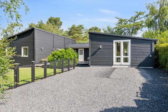 Lovely Summer House Close To Stillinge Beach