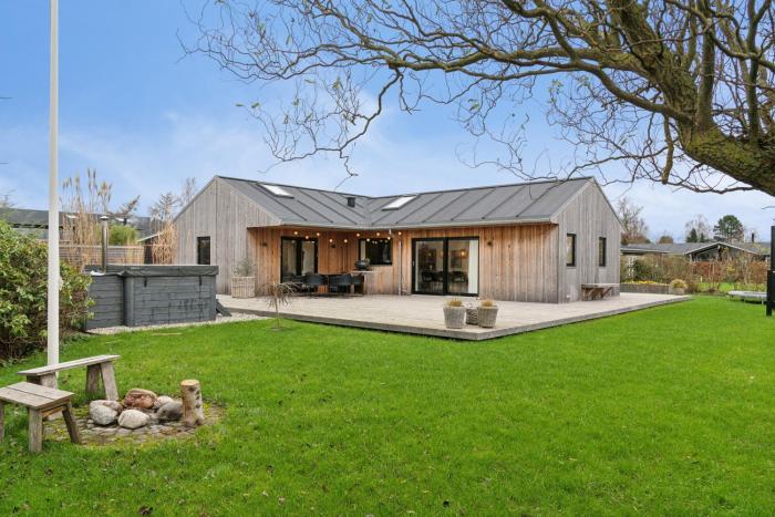 Scenic Summer House With Space For The Family