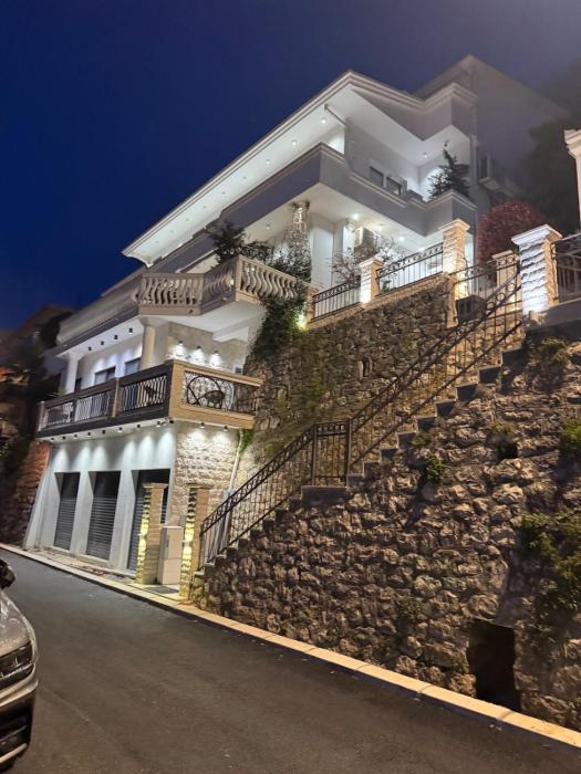 Villa LaMia