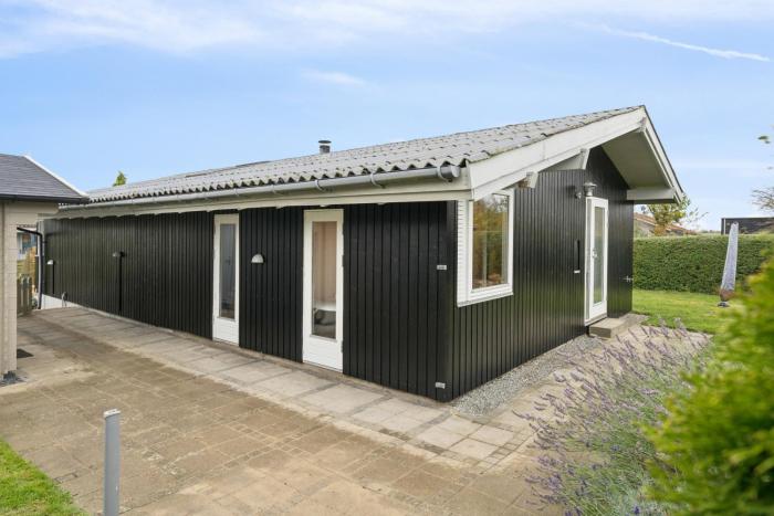 Lovely Bright Cottage Near Karrebæksminde