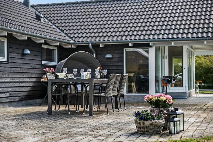 Luxurious Family-Friendly Holiday Home With Spa