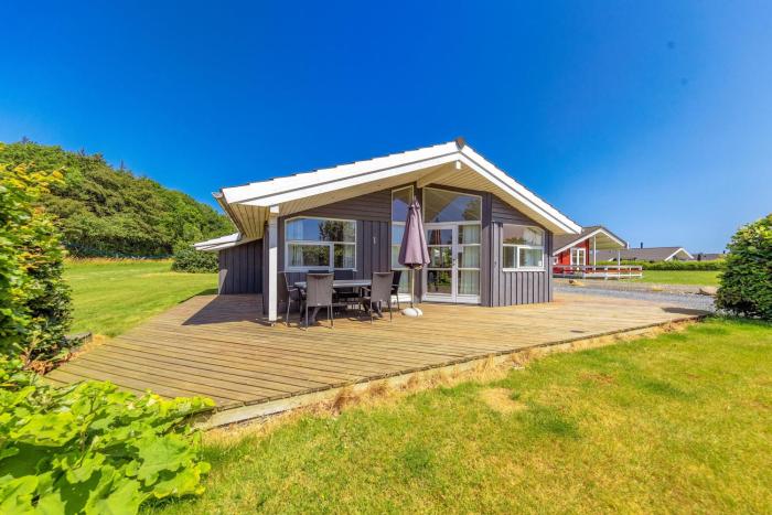 Holiday Home With A Spa And Sauna By The Water