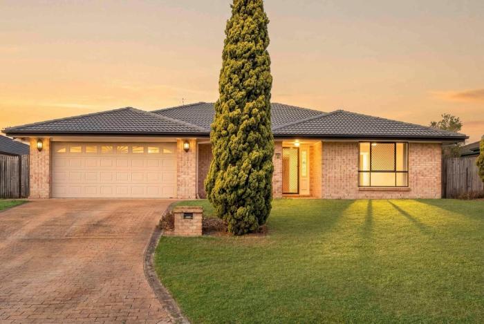 The Grandview | 5BR Family Home, Two Lounges