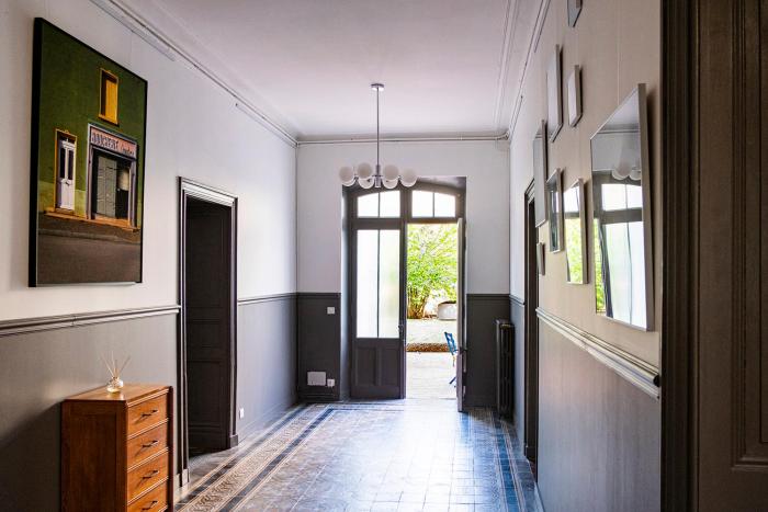 GRANDE MAISON BOURGEOISE AVEC JARDIN - Centre ville Surgères - Chic & Moderne - Idéal Famille & Amis