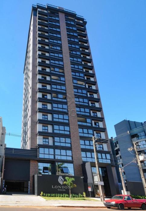 Apartamento novo ao lado do shopping, no centro