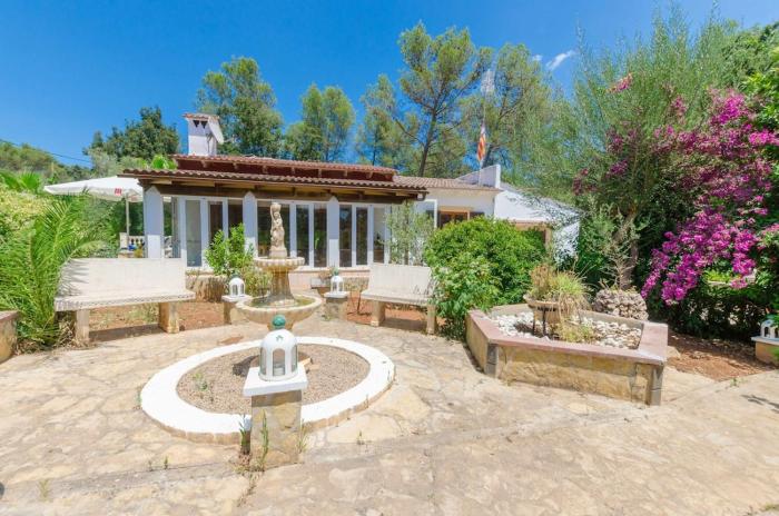 YourHouse Crestaix finca with pool